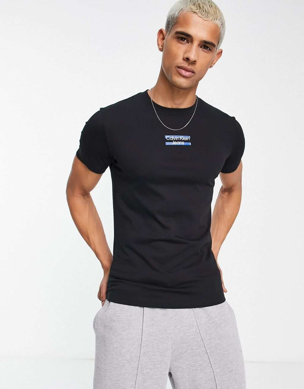 

Черная футболка с логотипом на груди Calvin Klein Jeans, Черный