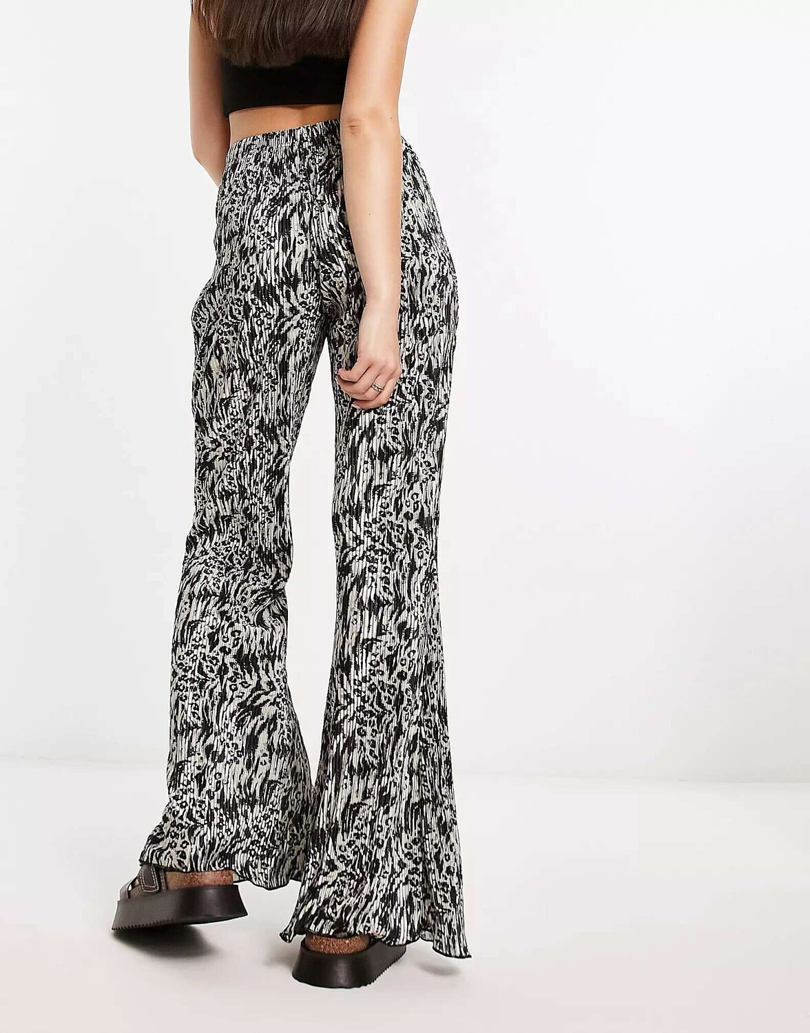 

Плиссе брюки Urban Threads с абстрактным животным принтом