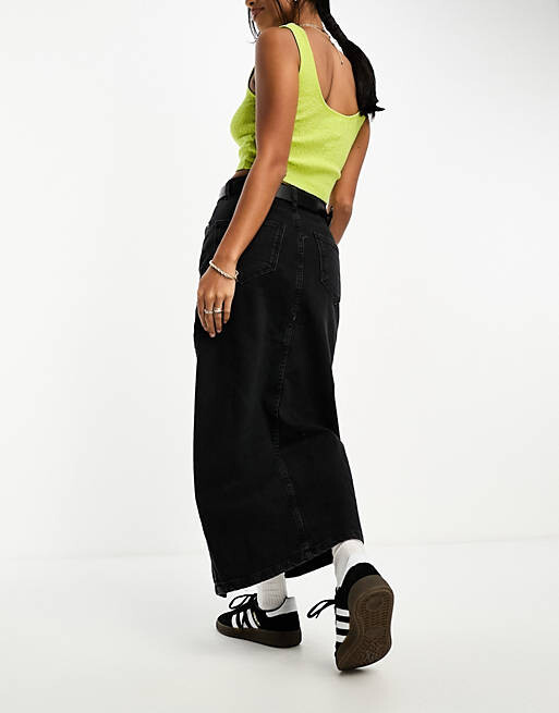 

Джинсовая юбка миди с разрезом по краю ASOS DESIGN Petite черного цвета