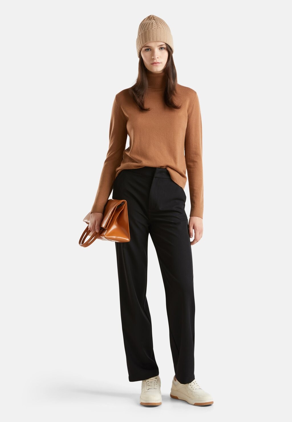 

Брюки REGULAR FIT FLOWY United Colors of Benetton, черный