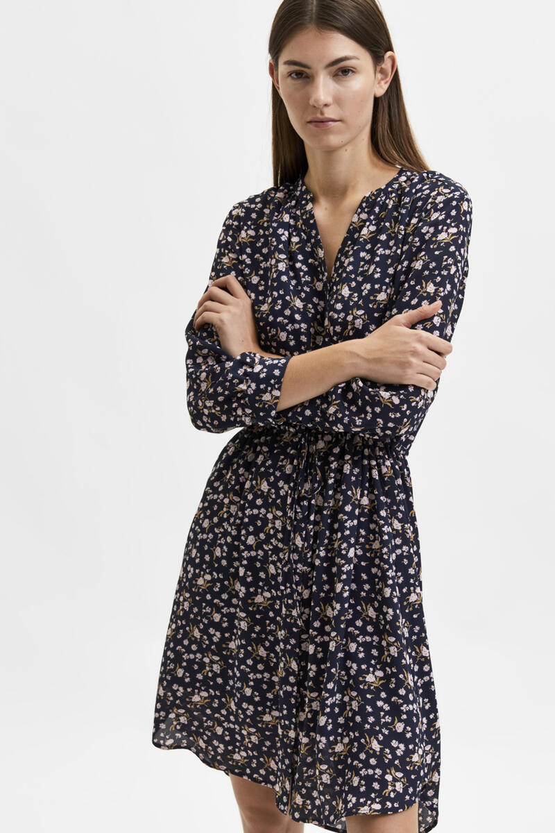 Платье-рубашка с длинными рукавами из переработанных материалов. Selected Femme, синий