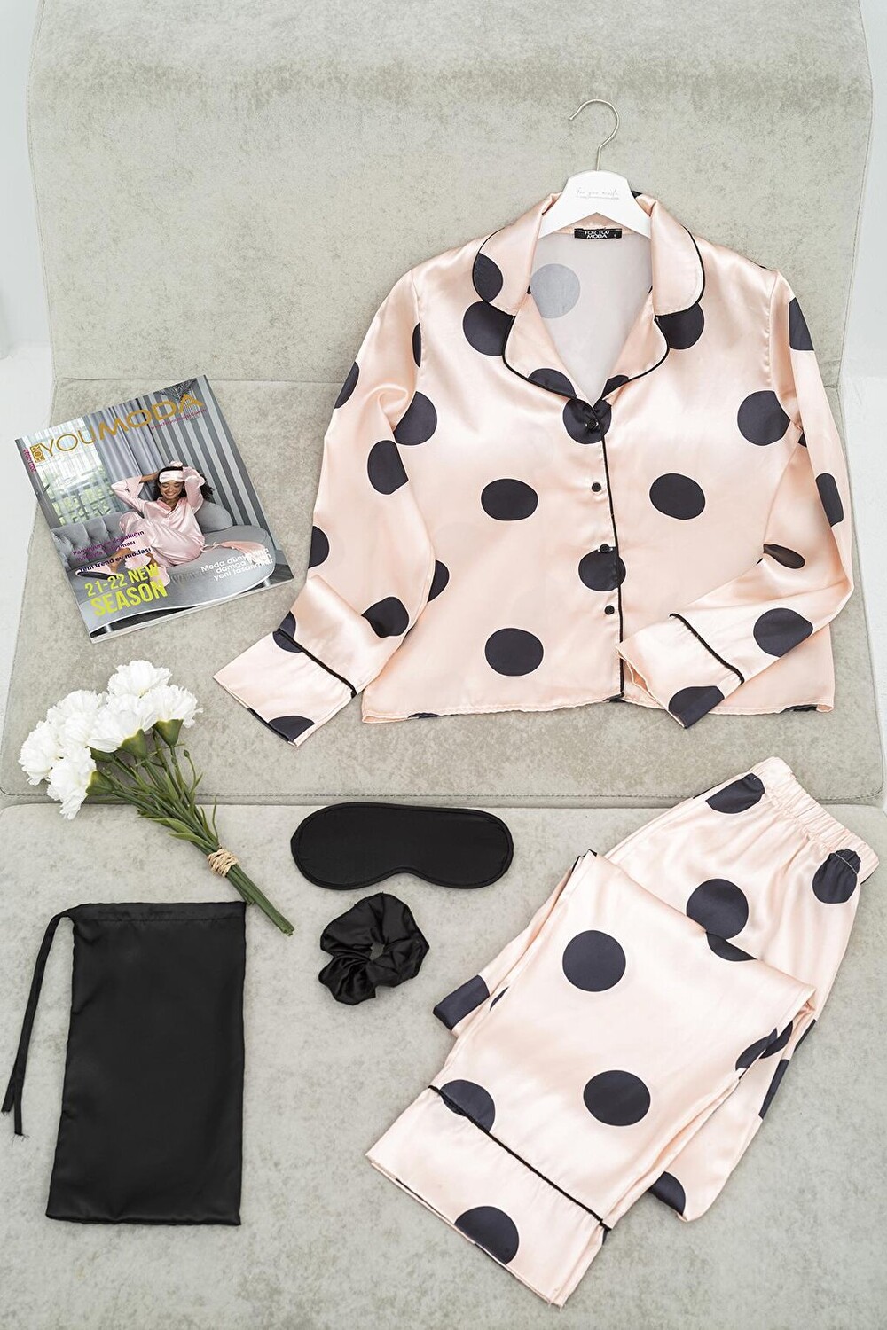 

Пижамный комплект цвета шампанского в горошек из 5 предметов FOR YOU MODA, желтый