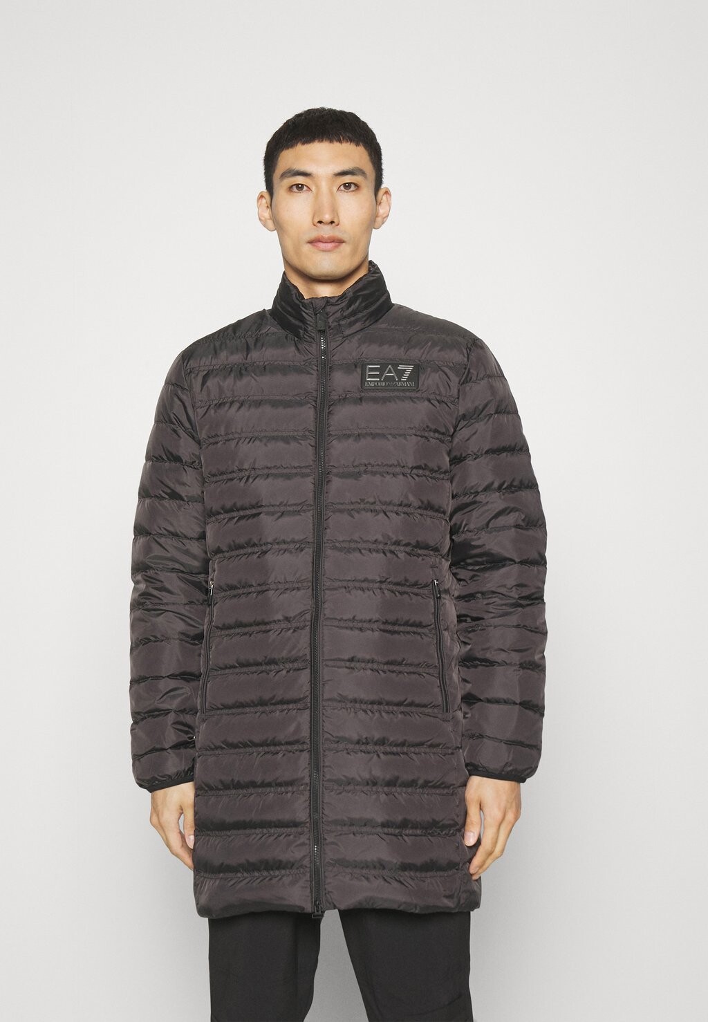 

Пальто EA7 Emporio Armani, черный