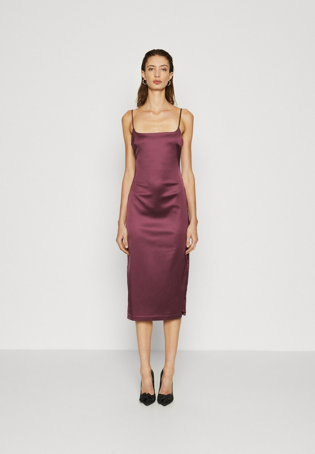 

Элегантное платье Satin Sculpt Squareneck Midi Dress Abercrombie & Fitch
