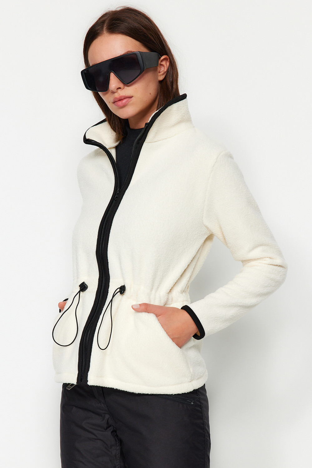 

Свитшот Trendyol Winter Essentials с кулиской и полярным узором, бежевый