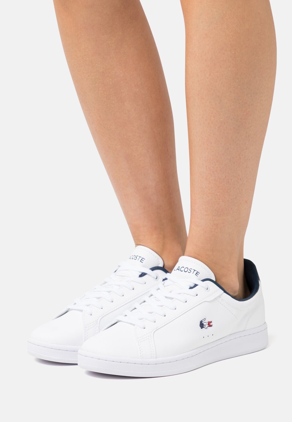

Кроссовки Lacoste