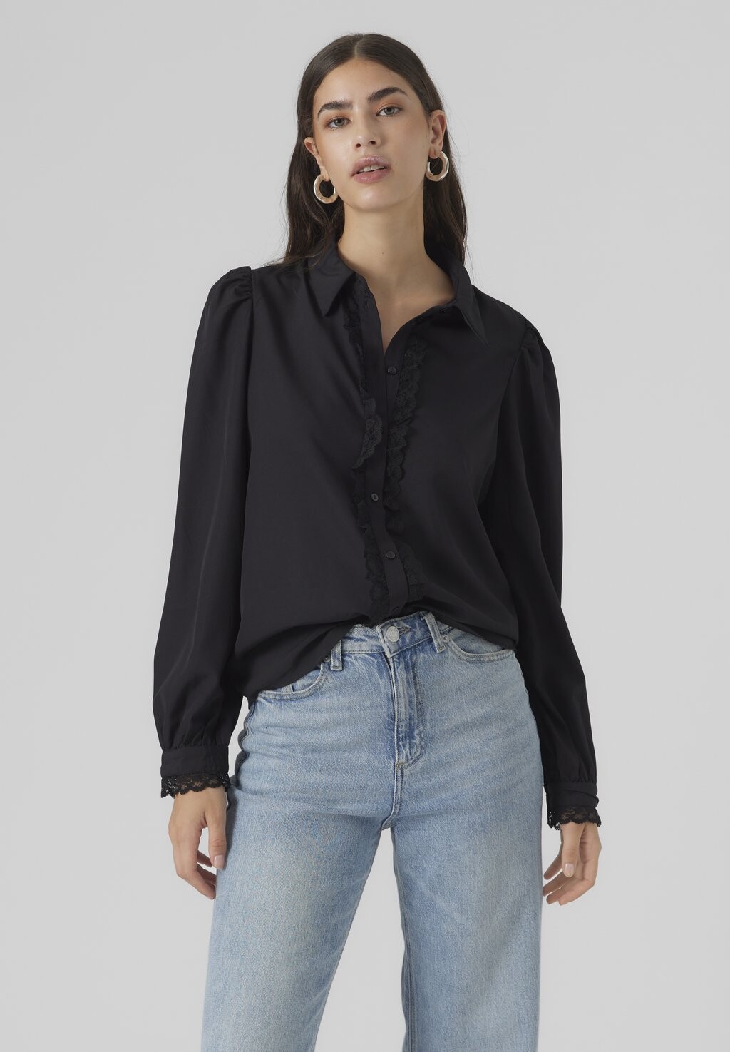 

Рубашка Vero Moda, черный
