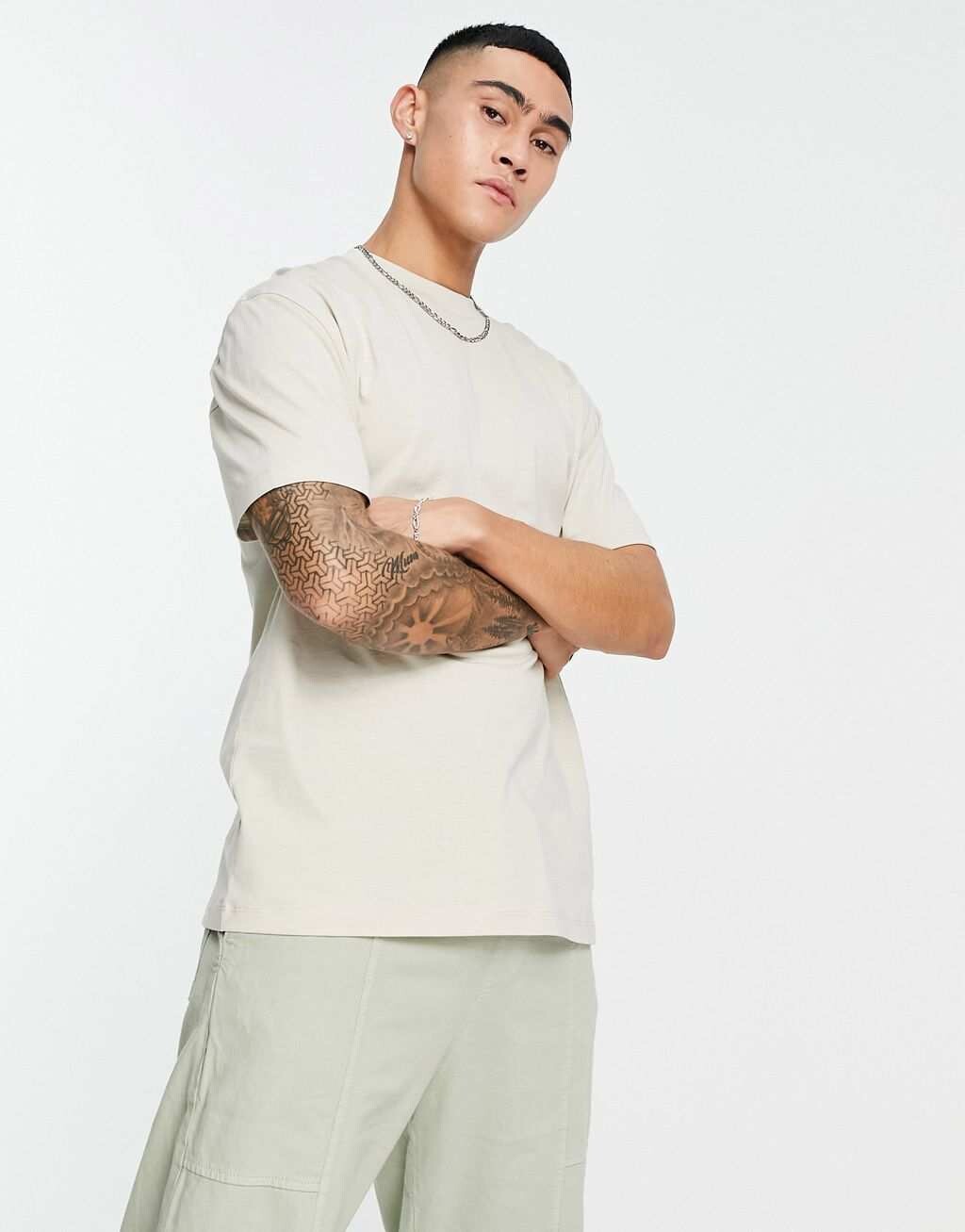 

Бежевая футболка свободного кроя ASOS Design