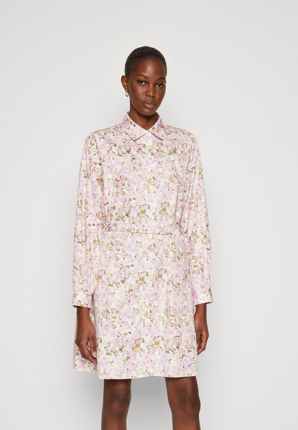 цена Платье-блузка LADONNA SHIRT DRESS MSCH Copenhagen, цвет pink