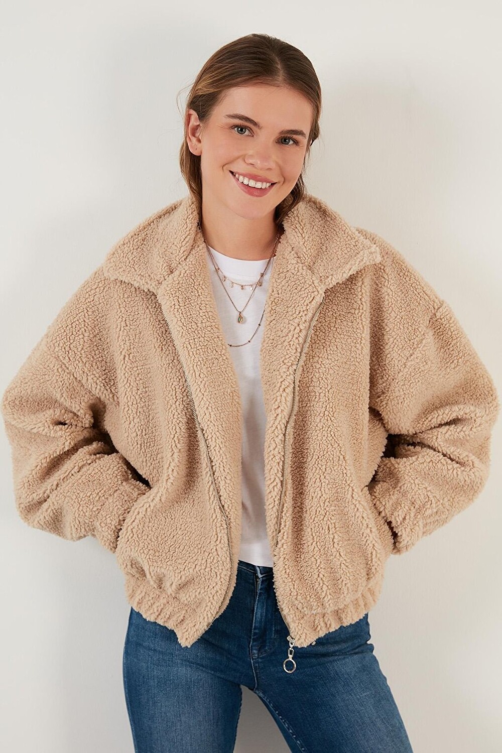 

Пальто из мягкого лохматого меха Oversize на молнии 42190017 Lela, коричневый