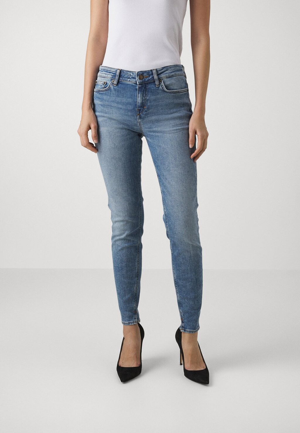 

Джинсы Skinny Fit NEED DRYKORN, светло-голубой деним
