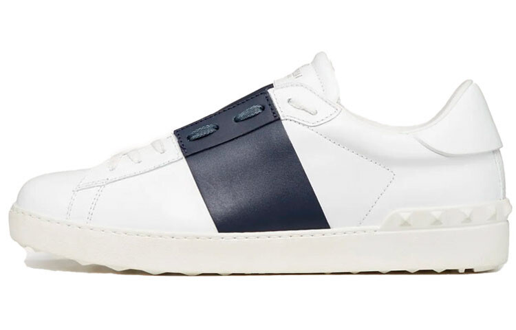 

Кроссовки на шнуровке Valentino Garavani Rockstud