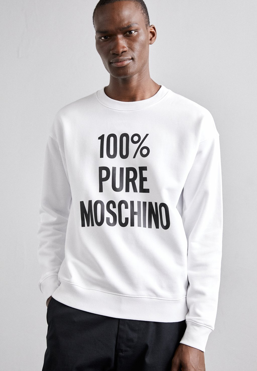 

Свитшот MOSCHINO, цвет fantasy white