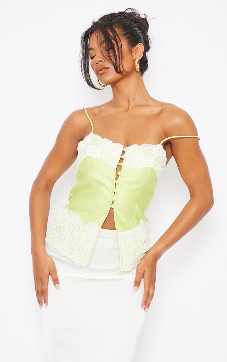

PrettyLittleThing Длинный топ на пуговицах из атласного лаймового кружева