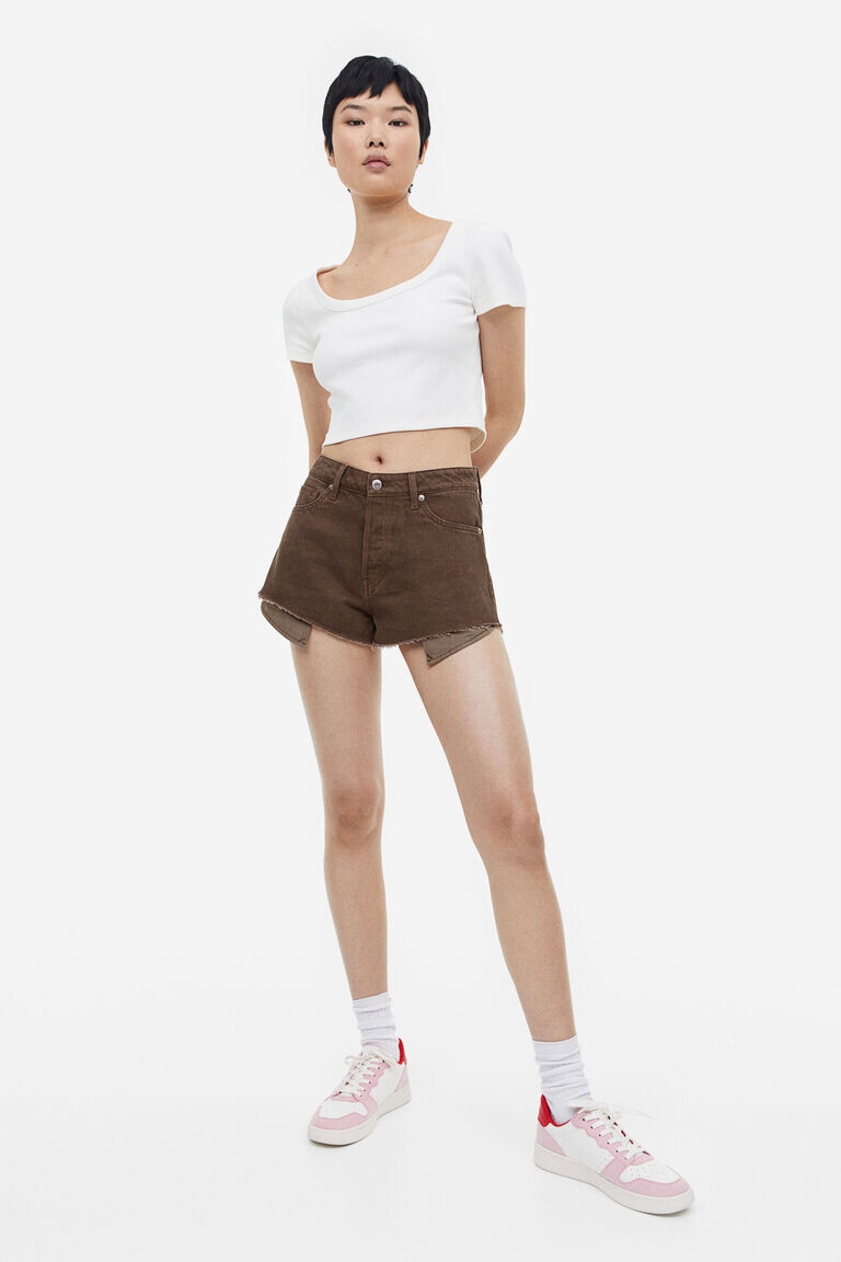 

Джинсовые шорты curvy fit H&M, коричневый