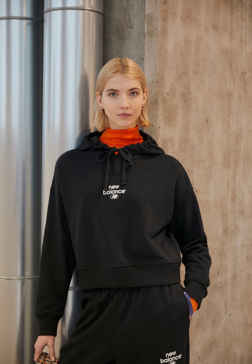 

Толстовка с капюшоном New Balance, черный