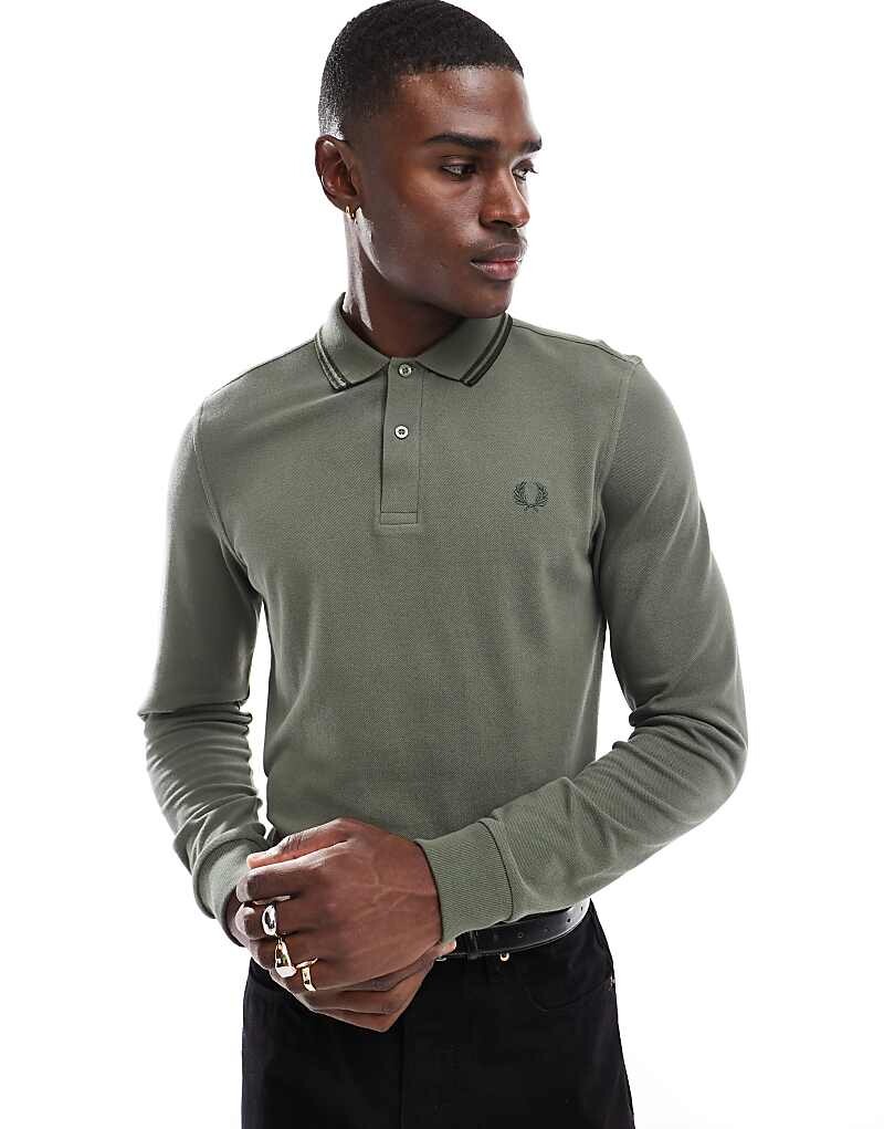 

Зеленая рубашка-поло с длинными рукавами и двумя полосками Fred Perry