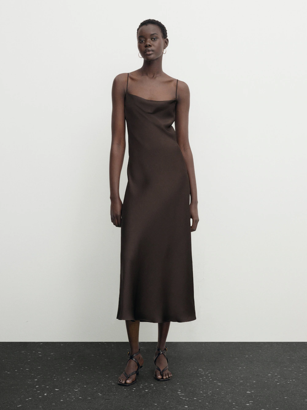 

Платье миди из атласа Massimo Dutti
