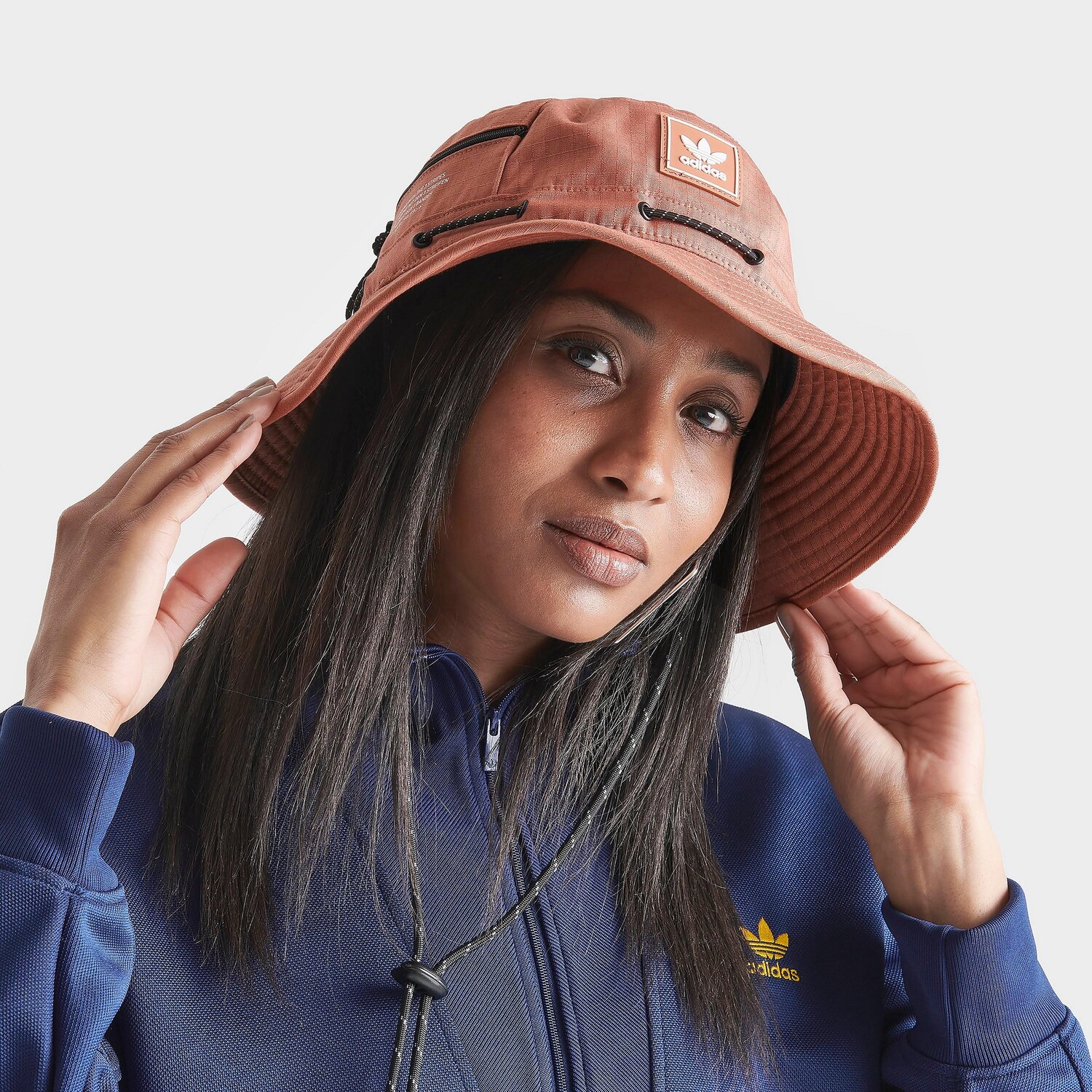

Кепка adidas Originals Utility Boonie, коричневый