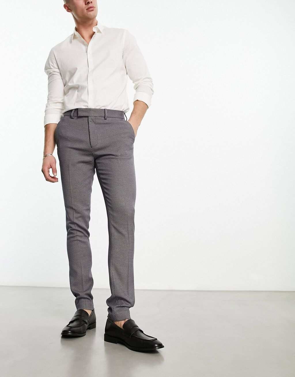 

Темно-синие узкие брюки ASOS DESIGN, Синий