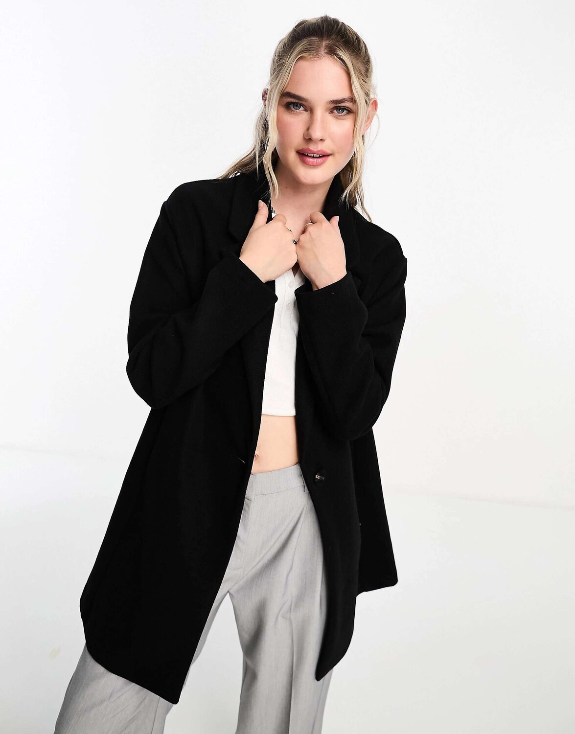 

Черное полупальто на заказ Pull&Bear