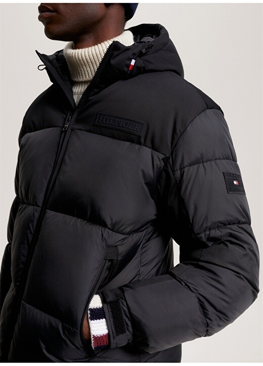 

Черное мужское пальто Tommy Hilfiger, Черный