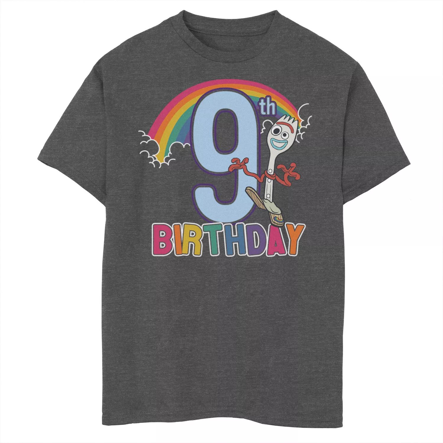 Футболка Forky с рисунком «9th Rainbow» на день рождения для мальчиков 8–20 лет Disney/Pixar «История игрушек 4» Disney / Pixar футболка forky с рисунком на 3 й день рождения для мальчиков 8–20 лет disney pixar история игрушек 4 disney pixar