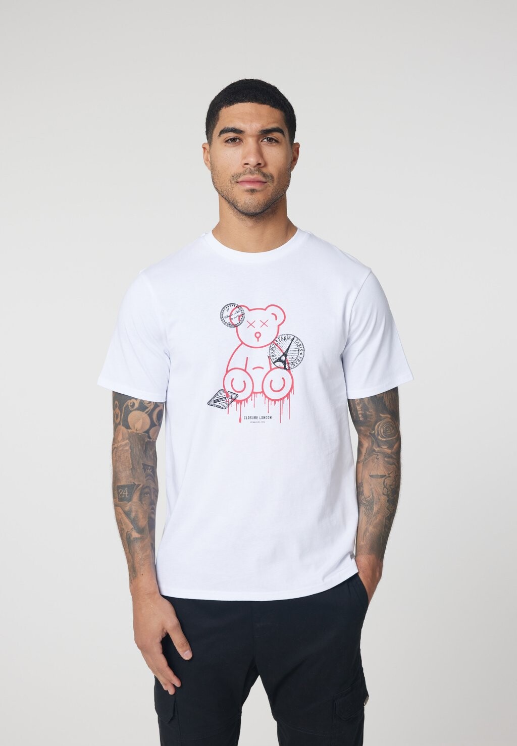 

Футболка с принтом Badge Teddy Tee CLOSURE London, белый