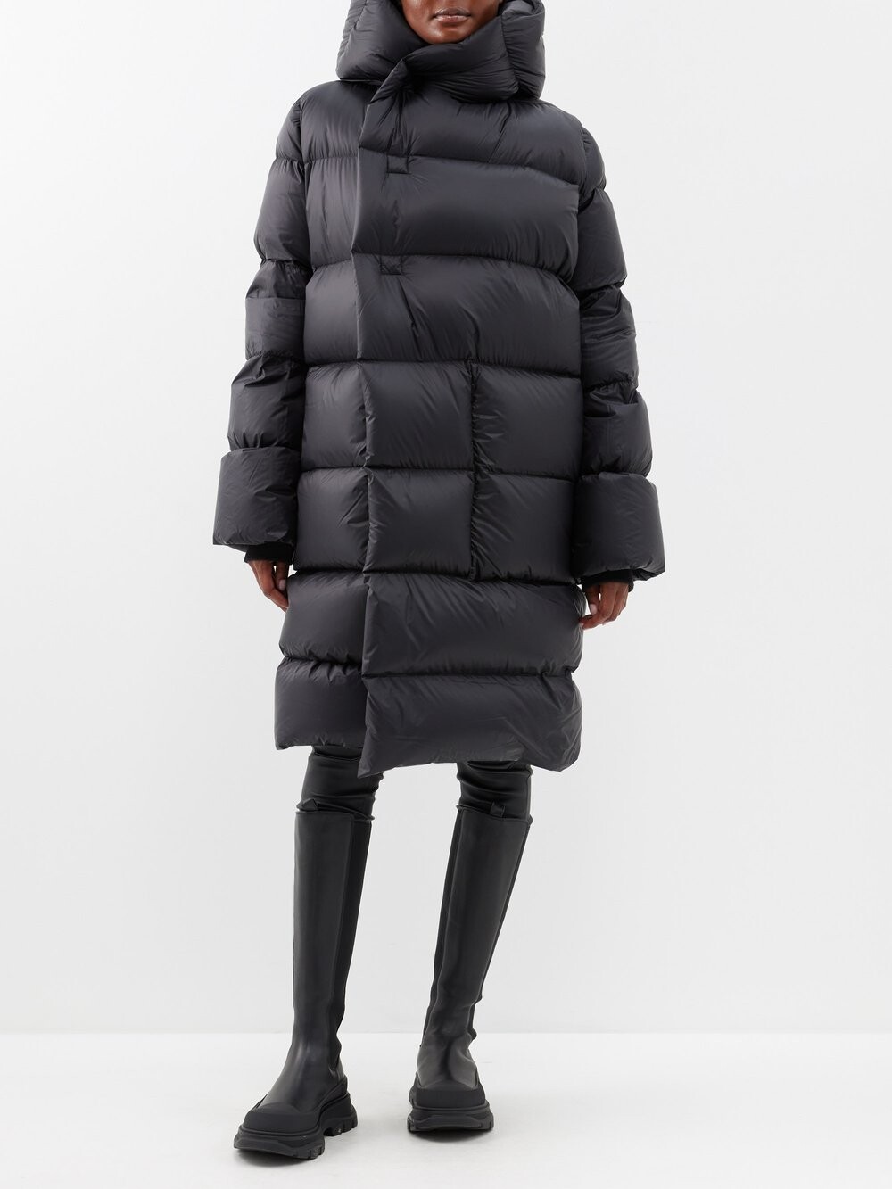 

Стёганый пуховик с капюшоном и асимметричным передом Rick Owens, черный