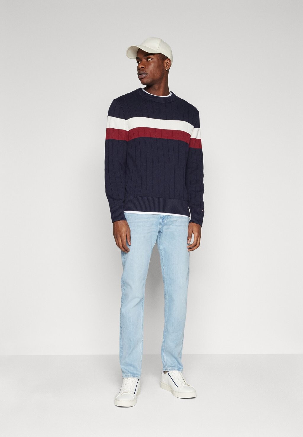 

Джинсы узкого кроя Tommy Hilfiger, светло-синий