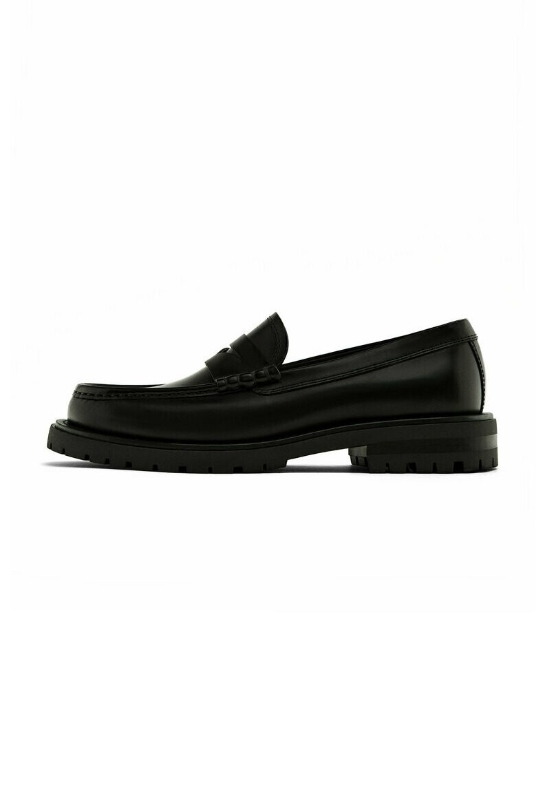 

Тапочки TRACK LOAFERS WITH PENNY STRAP Massimo Dutti, цвет black