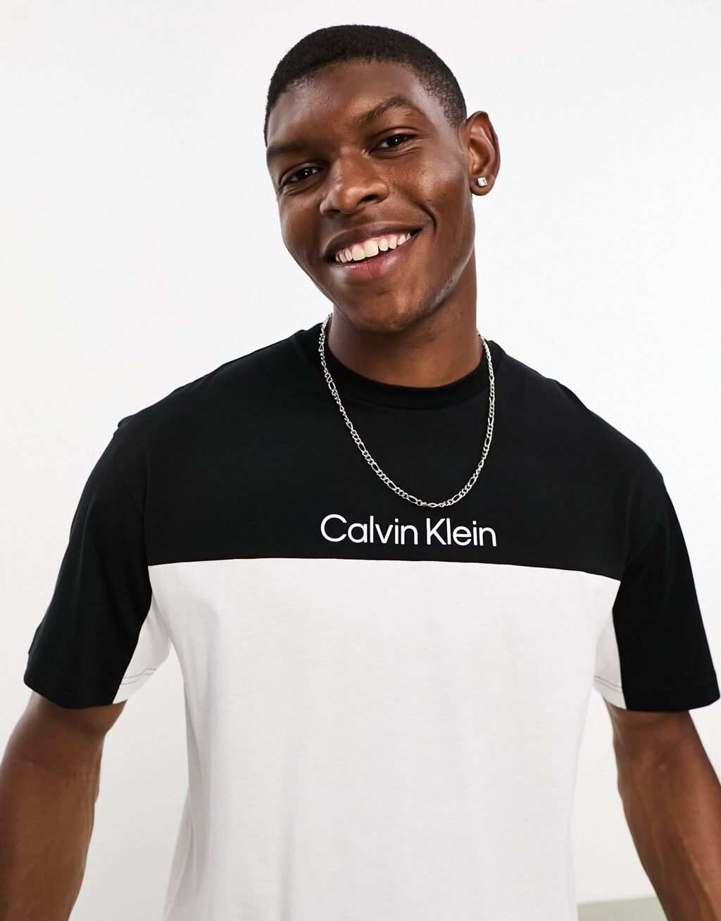 

Черно-белая футболка с логотипом Calvin Klein, Черный