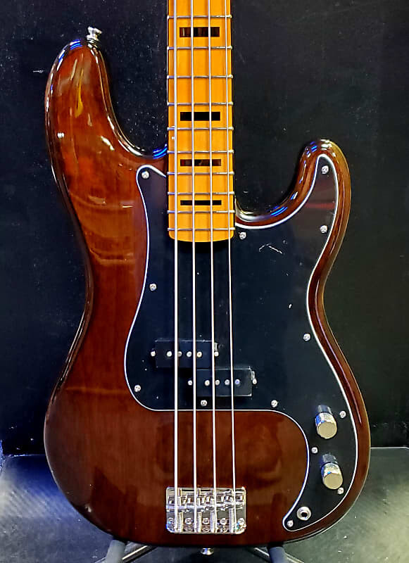 

Басс гитара Squier Classic Vibe '70s Precision Bass Walnut - FREE Set up