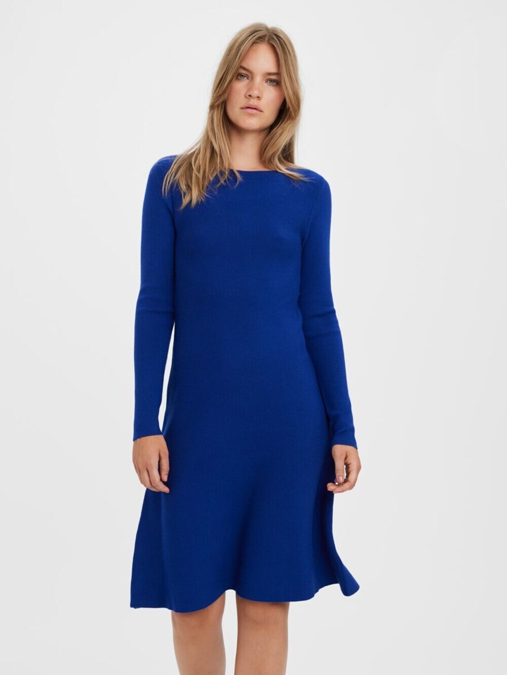 

Платье Vero Moda, синий кобальт