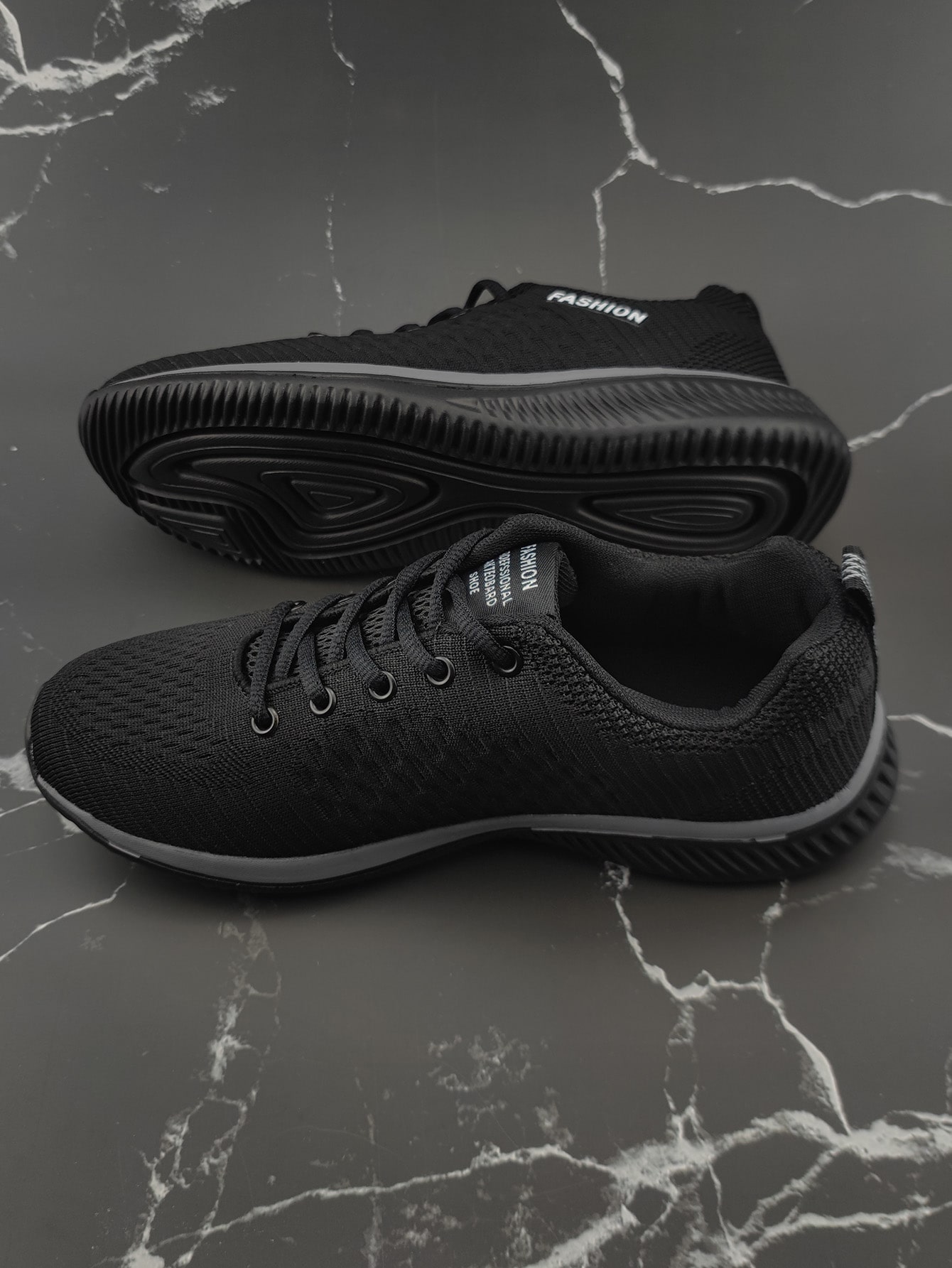 2024 Весенняя новая мужская обувь, черный мужская повседневная спортивная обувь со шнуровкой спереди в стиле пэчворк белый