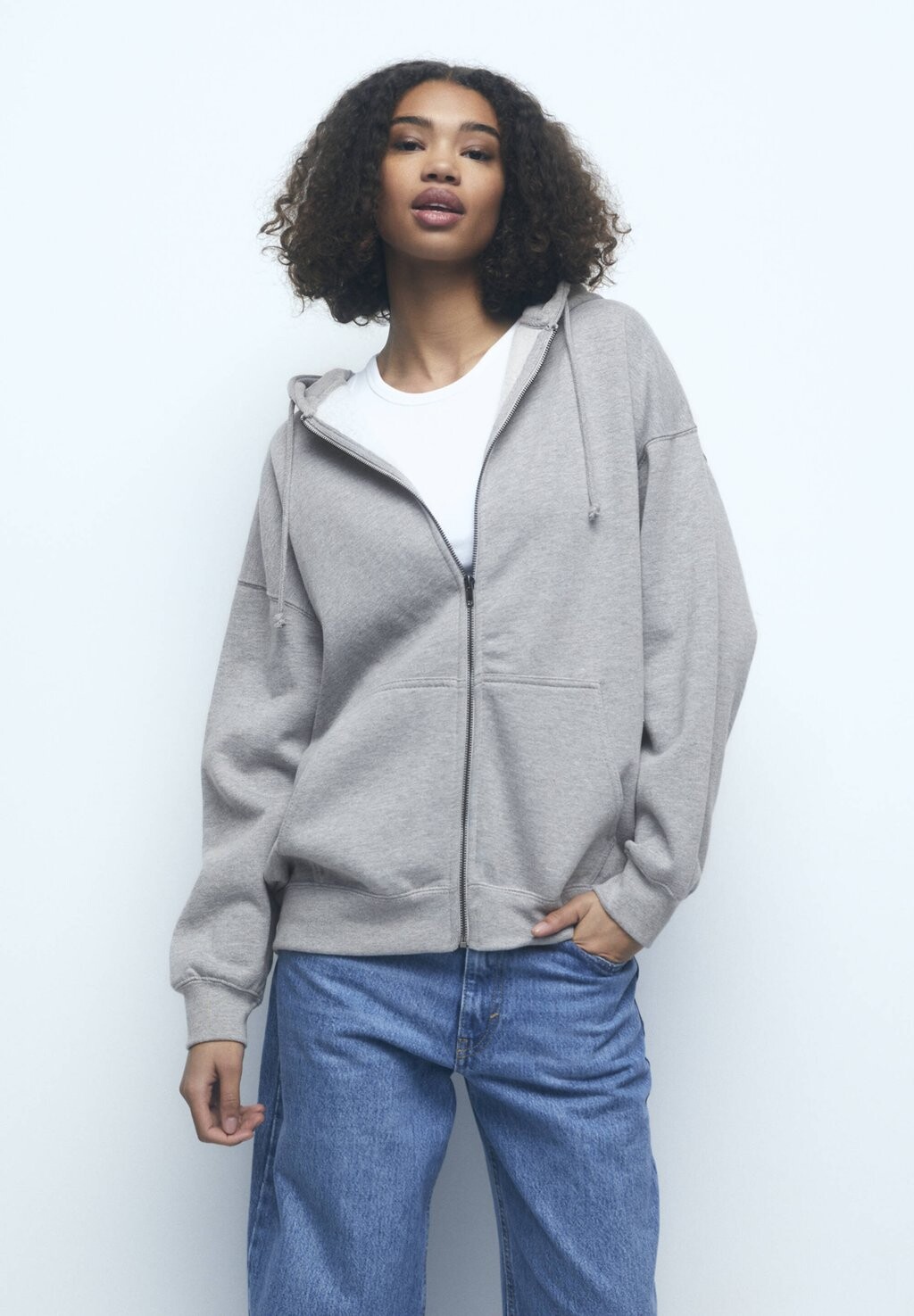 

Толстовка на молнии PULL&BEAR