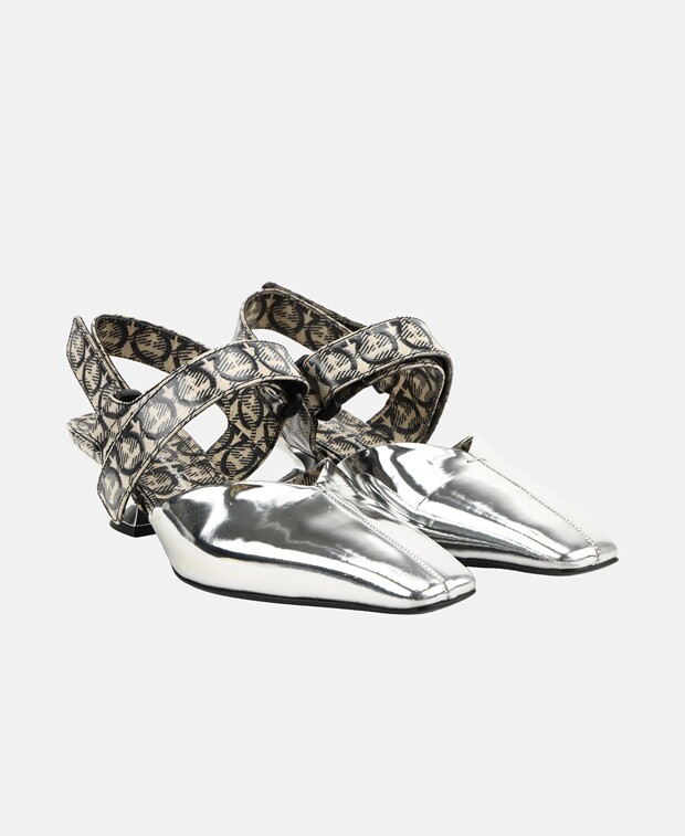 

ТУфли лодочки Salvatore Ferragamo, белый