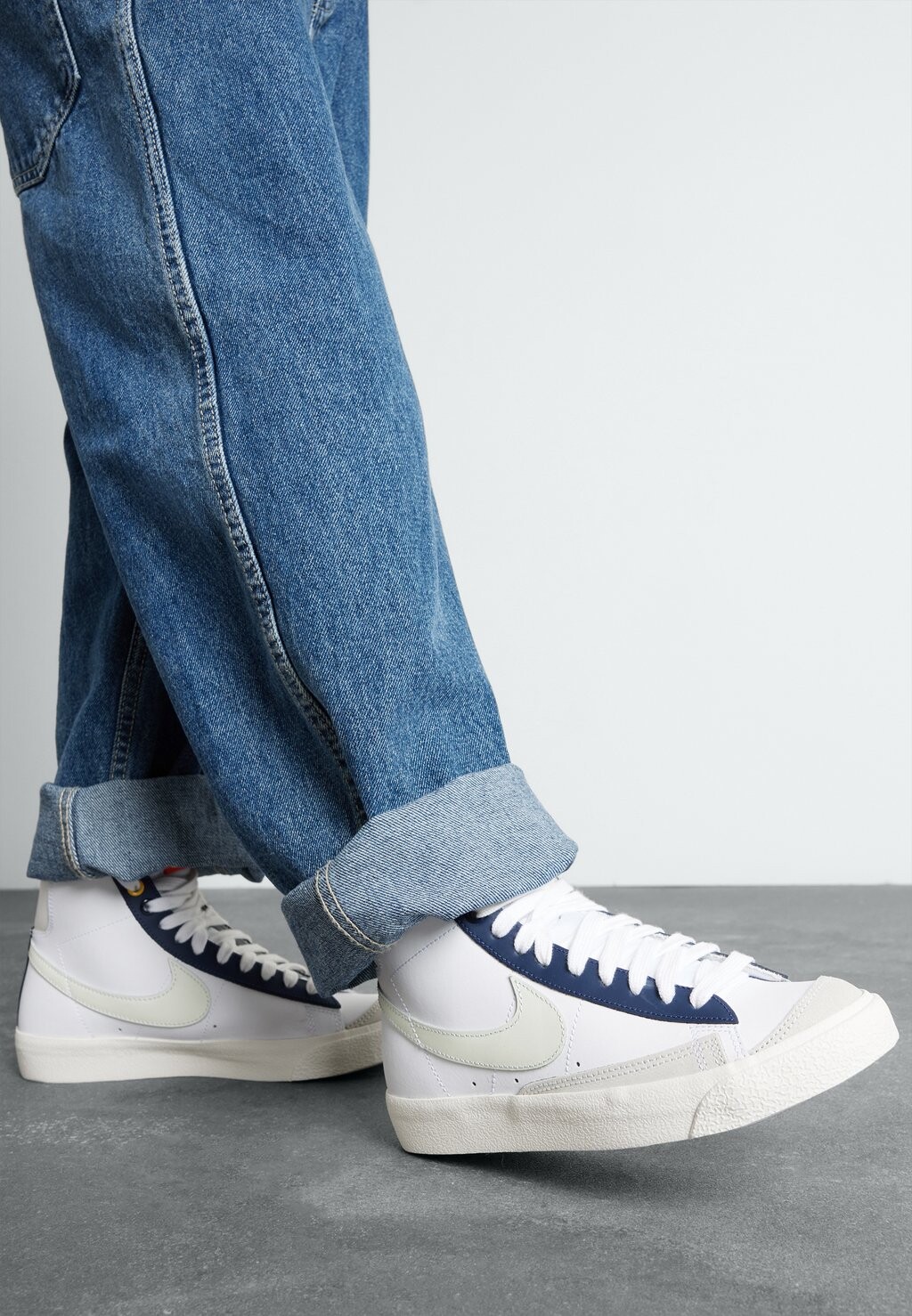 

Высокие кеды BLAZER MID '77 UNISEX Nike, белый