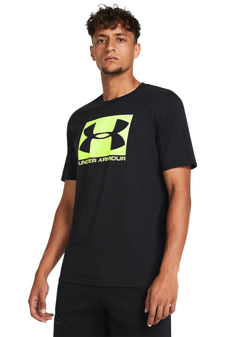 

Спортивная футболка в коробочке с логотипом Under Armour, черный
