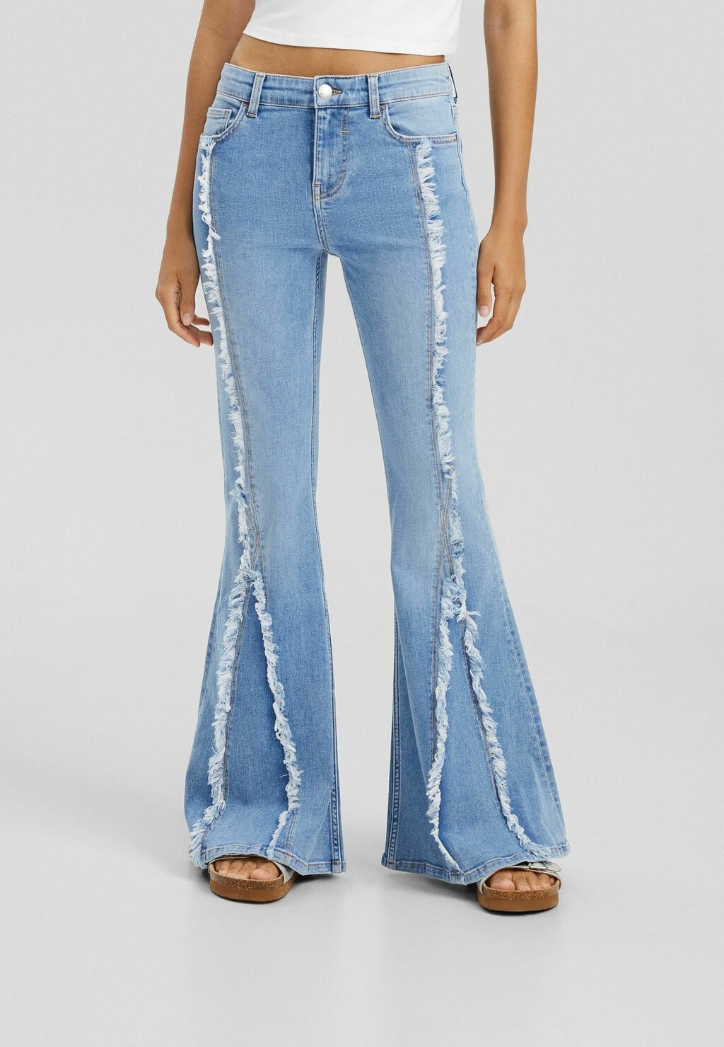 

Джинсы Bootcut Bershka