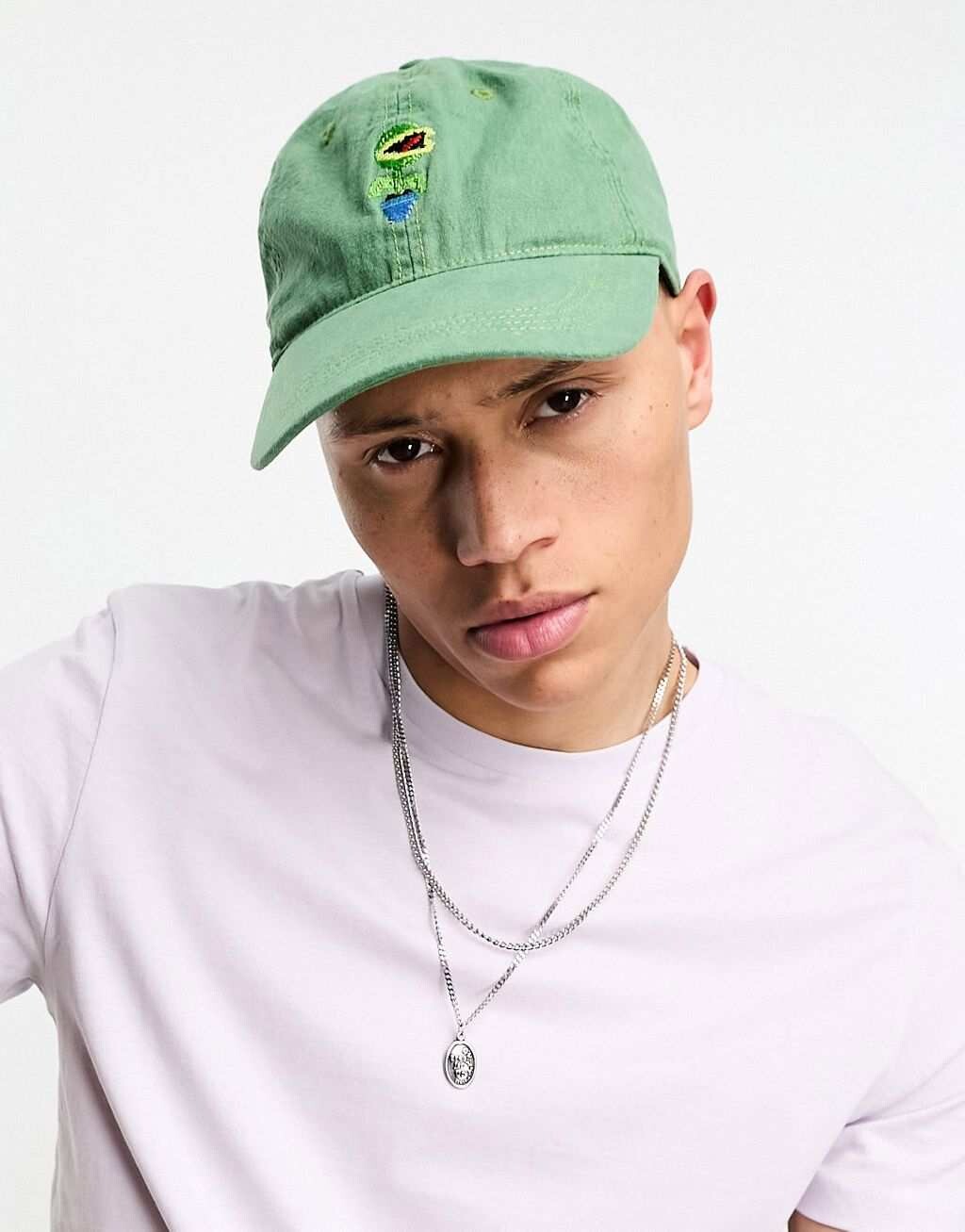

Мягкая бейсболка с пиксельной вышивкой ASOS DESIGN размытого зеленого цвета
