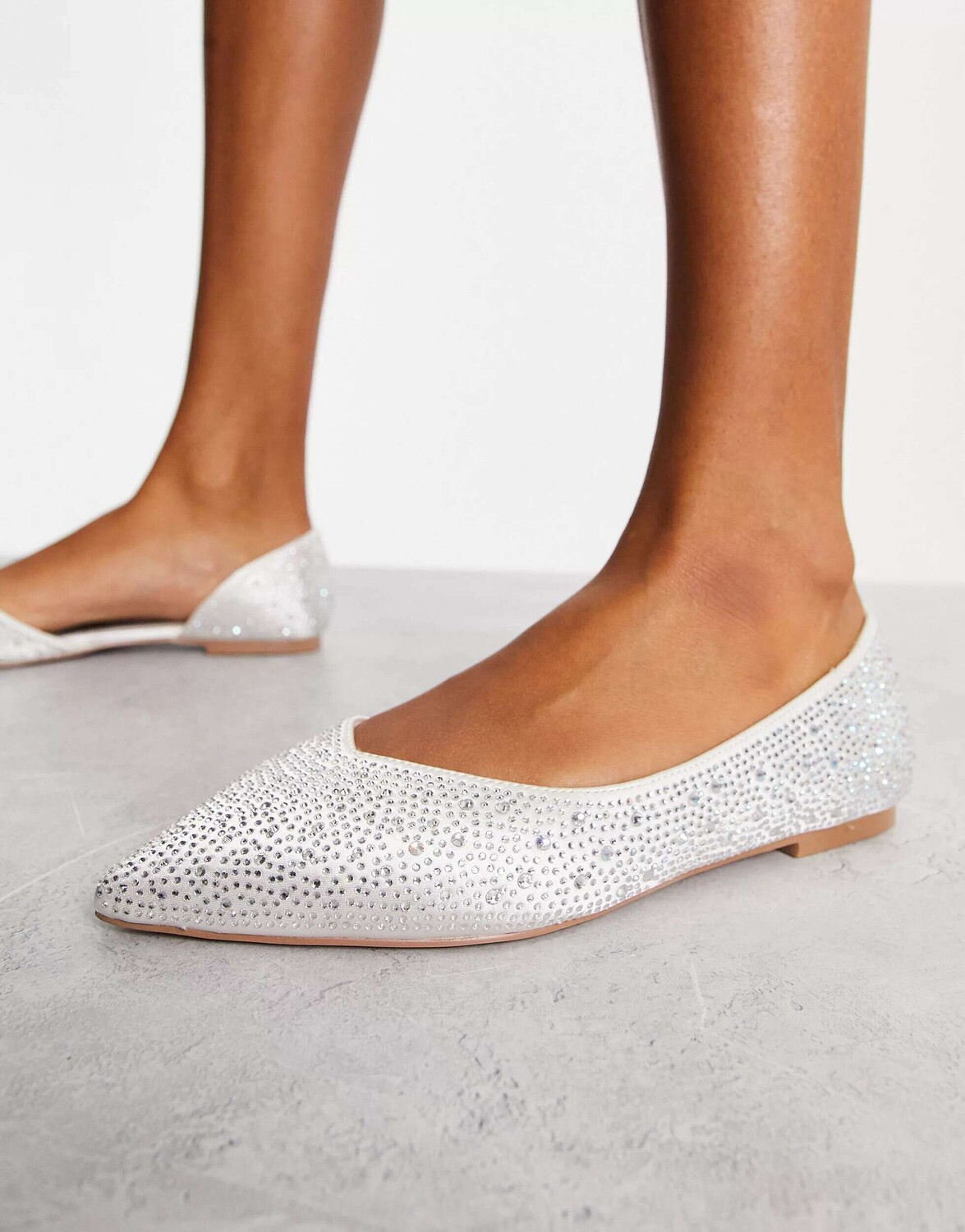 

ASOS Роскошные заостренные балетки цвета слоновой кости с декором