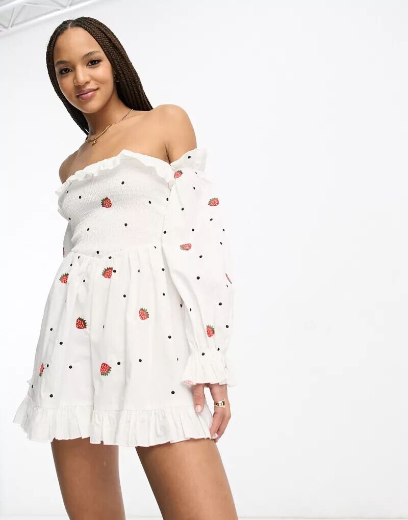 

Комбинезон с присборенным лифом и вышивкой клубники ASOS, Коричневый