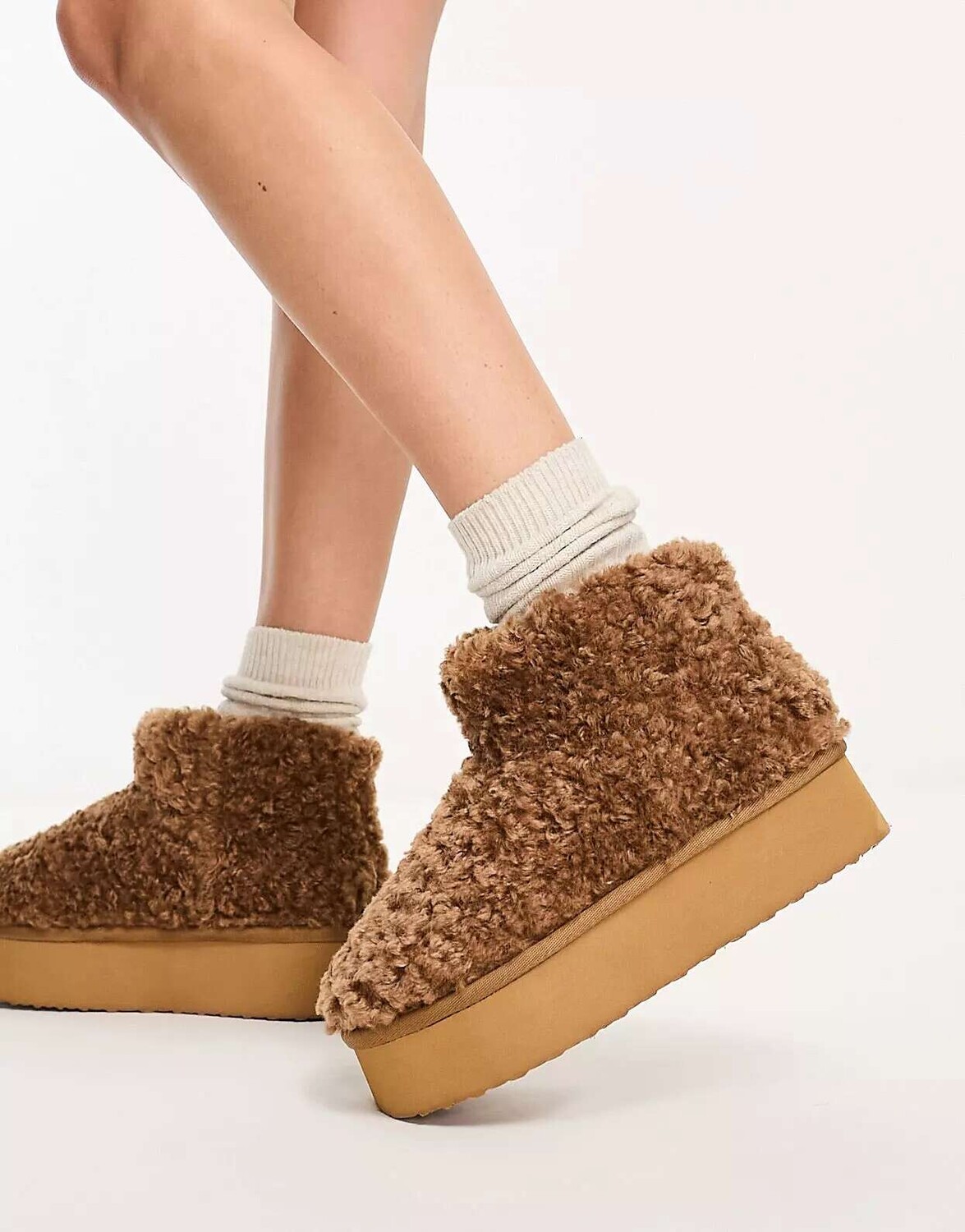 

Коричневые флисовые ботинки на платформе Simmi London Simmi Clothing, Коричневый