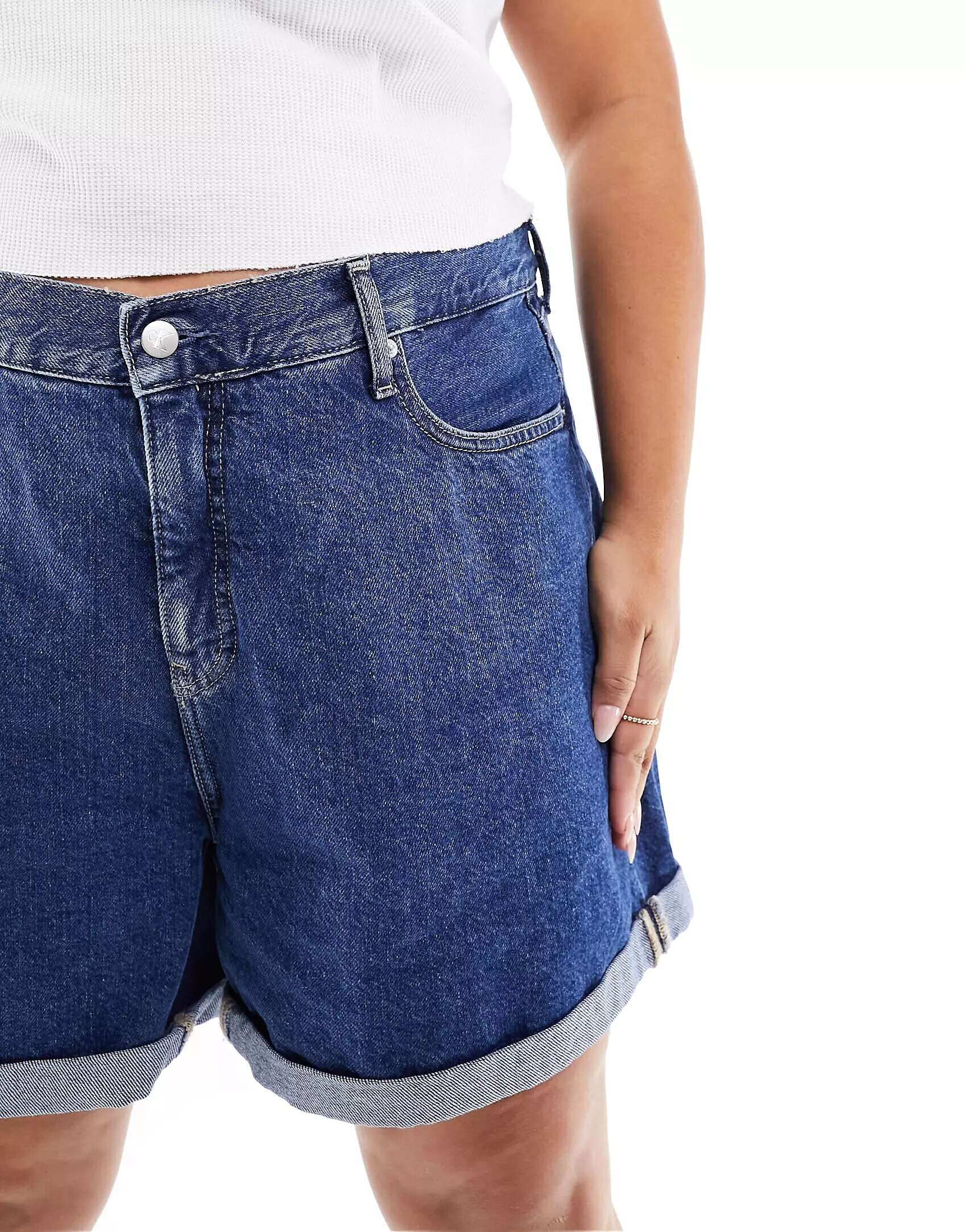 Шорты для мамы Calvin Klein Jeans Plus цвета индиго трусы шорты calvin klein средняя посадка размер l серый