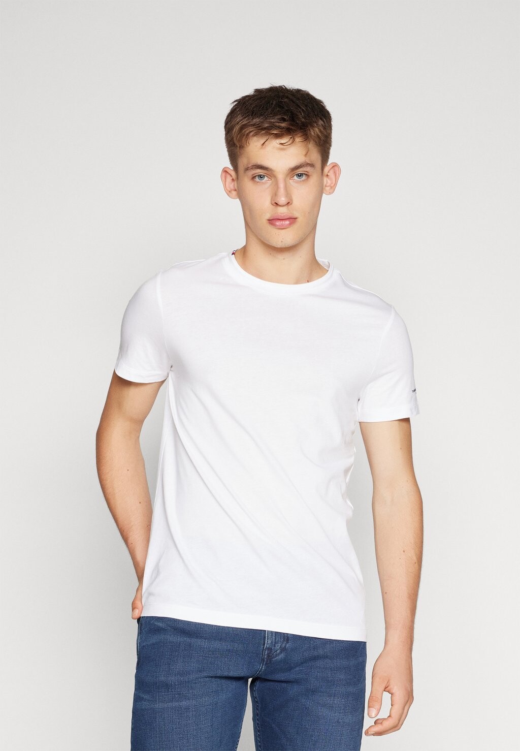 

Базовая футболка Tommy Hilfiger, белый