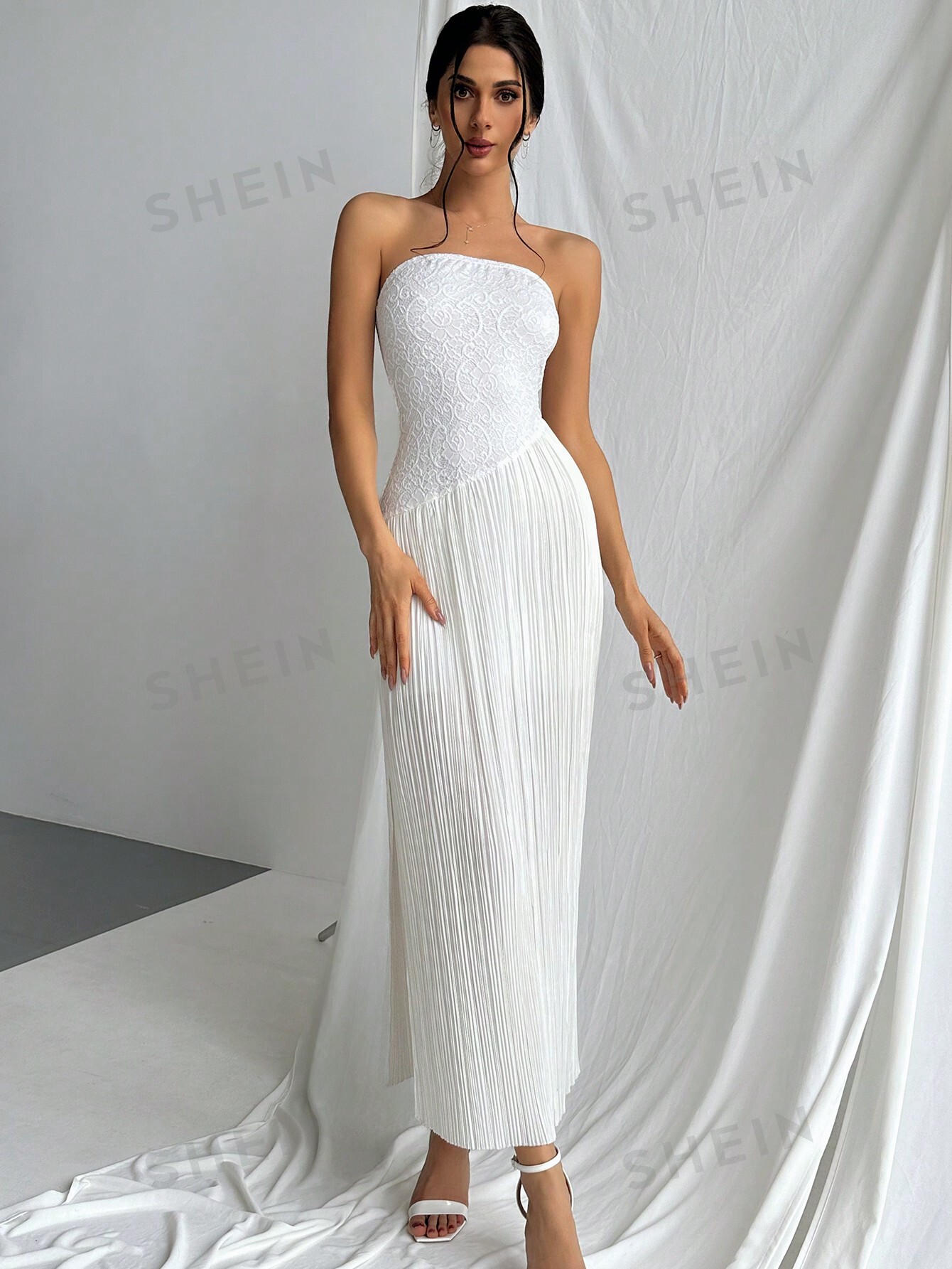 SHEIN Privé Женское платье без бретелек из кружева и плиссированной ткани для свадебного сезона в стиле пэчворк, белый