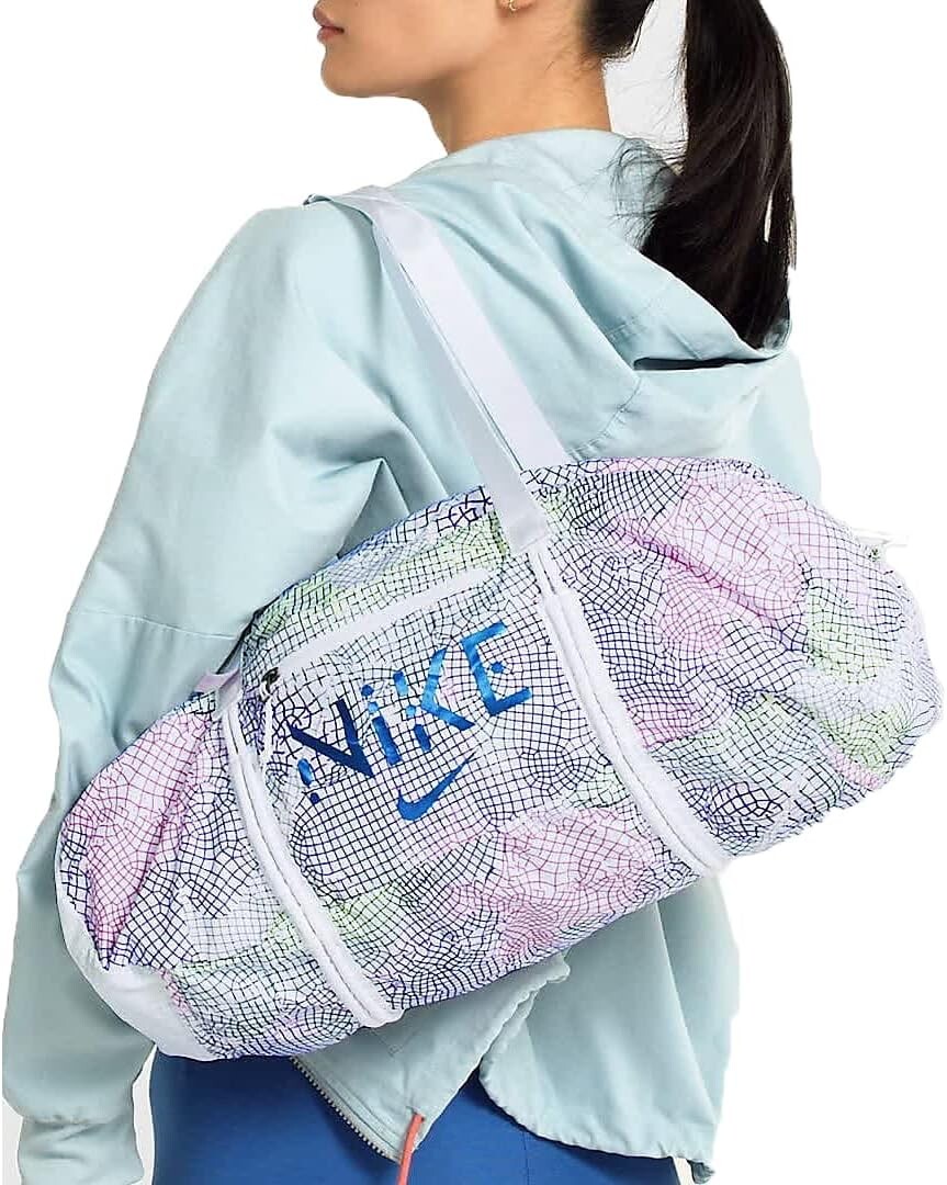 

Спортивная сумка Nike Serena Williams Design Crew DV9251-100 (21 л) (белый/виноградный/черный)