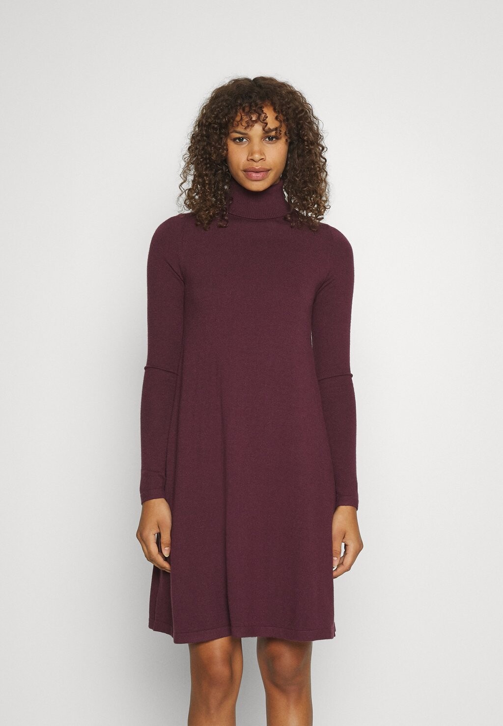 

Платье Vero Moda VMHAPPINESS ПЛАТЬЕ С ВЫГОЛАМИ, цвет winetasting