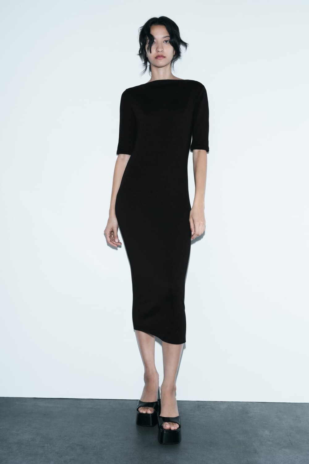 

Хлопковое платье миди ZARA, черный